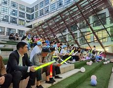 包含花样比赛现场掌声阵阵,气氛热烈异常的词条