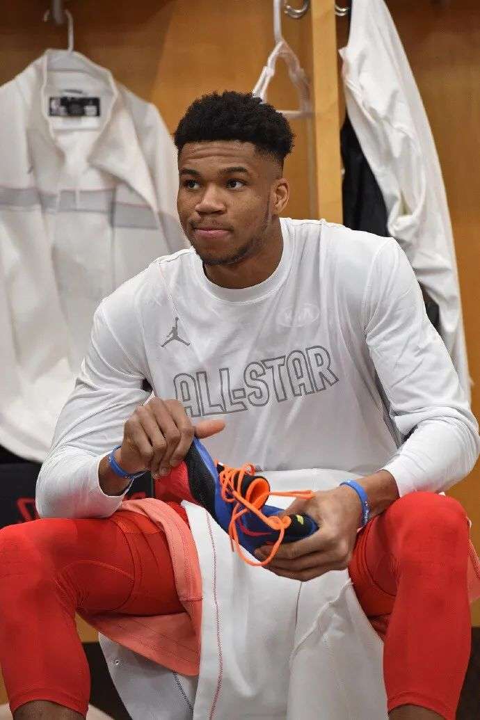 字母哥赛事官方发布比分优势明显新规，巴黎圣日耳曼争议不断！的简单介绍